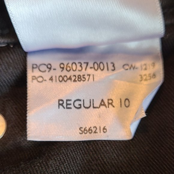 Levi Strauss Signature Woman's Skinny Jeans, Size: 10 Color: Black - Picture 10 of 15